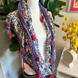 Elegant Blue and Red Tassel Scarf